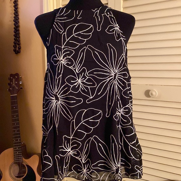 evogues Halter blouse top with 2-button closure in back - Size XXL (2x) - Picture 1 of 13